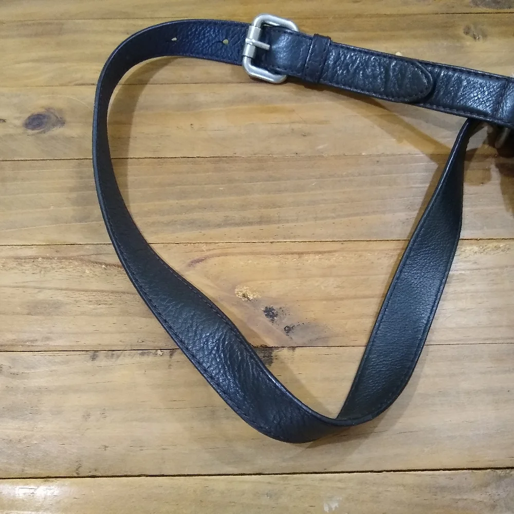 Fossil Maddox Black Leather Medium Crossbody Bag. Very good used condition. On - Picture 13 of 13